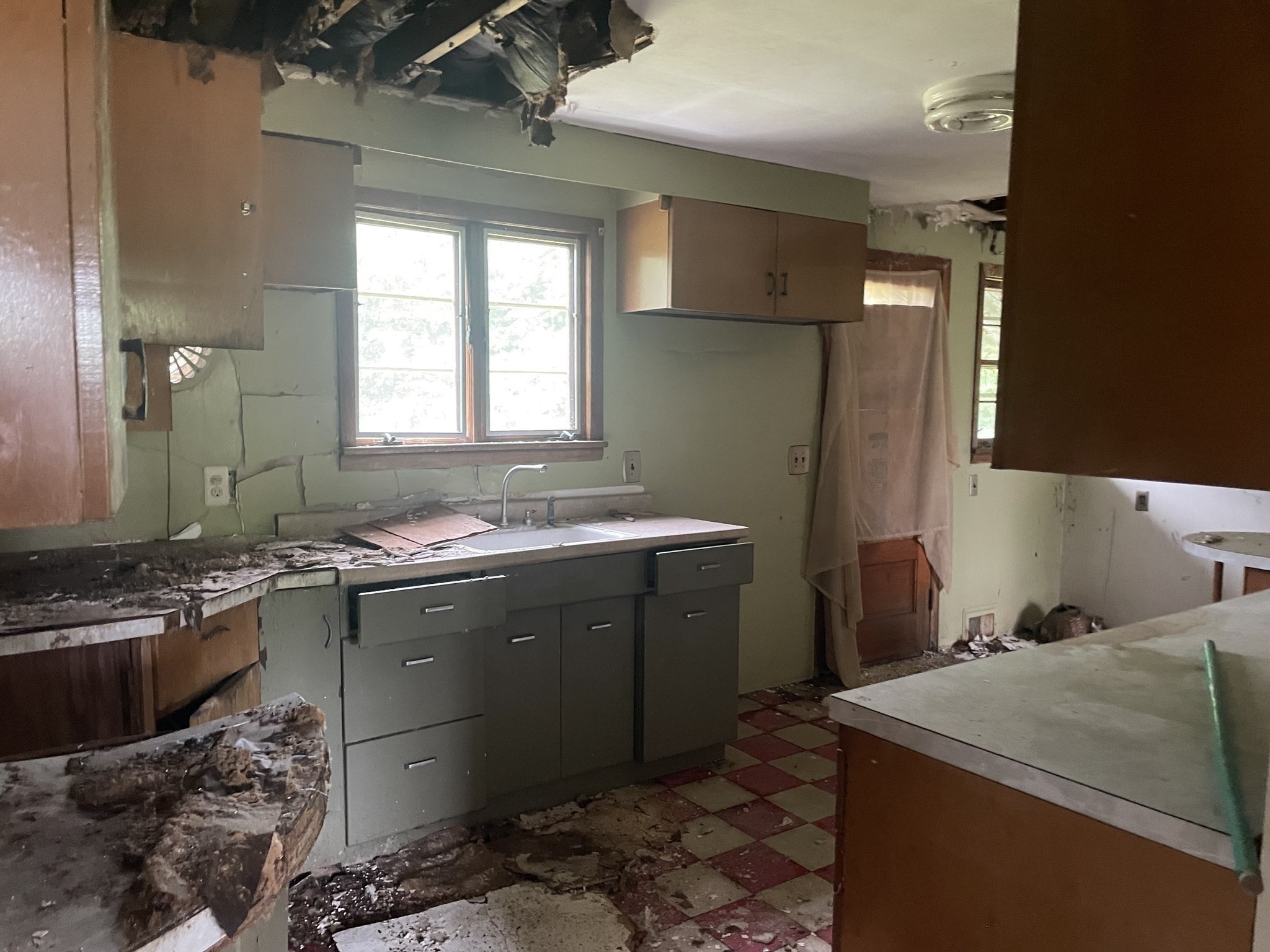 523 James St, Chicopee, MA 01020 - Image 12