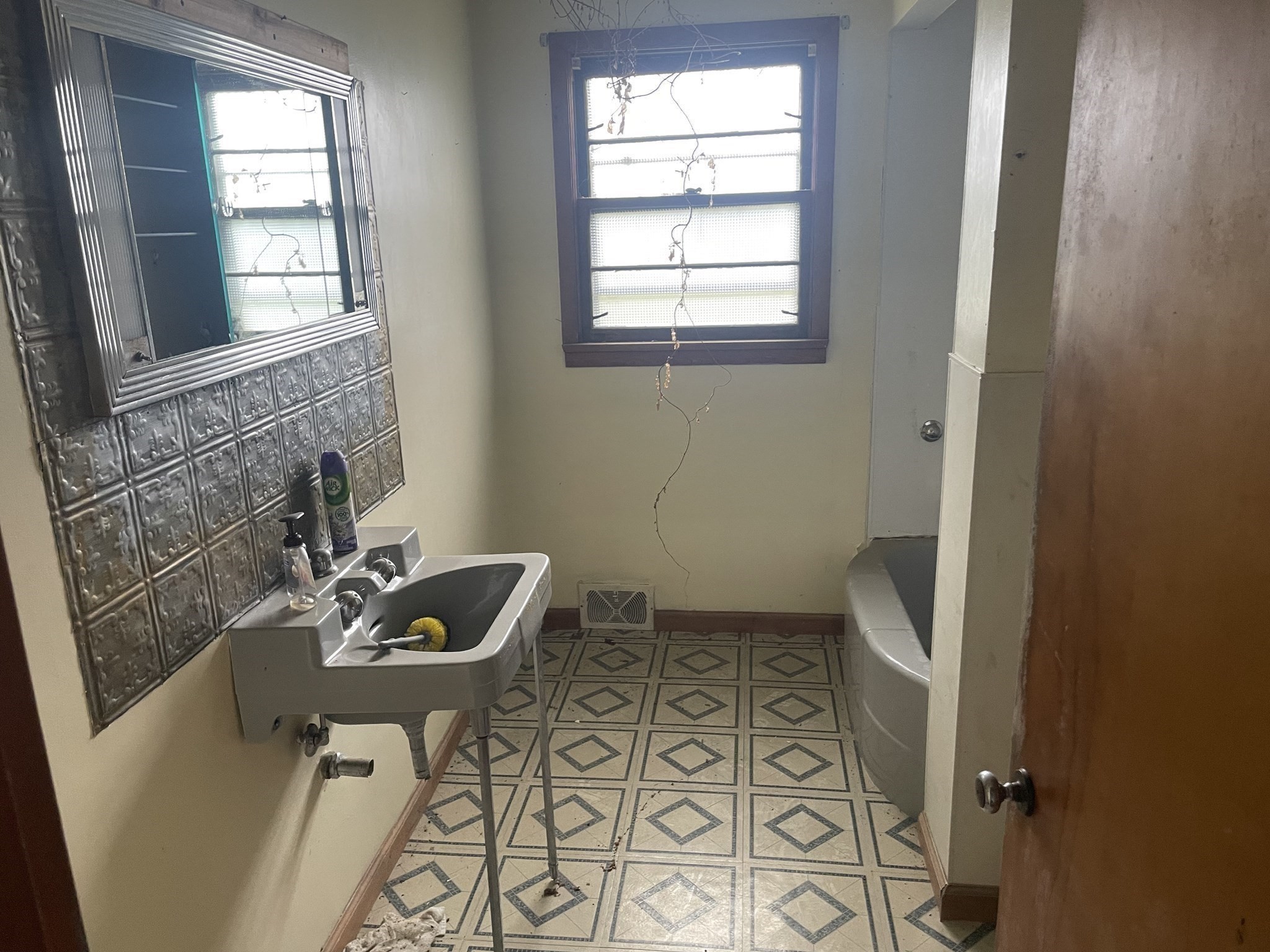 523 James St, Chicopee, MA 01020 - Image 15