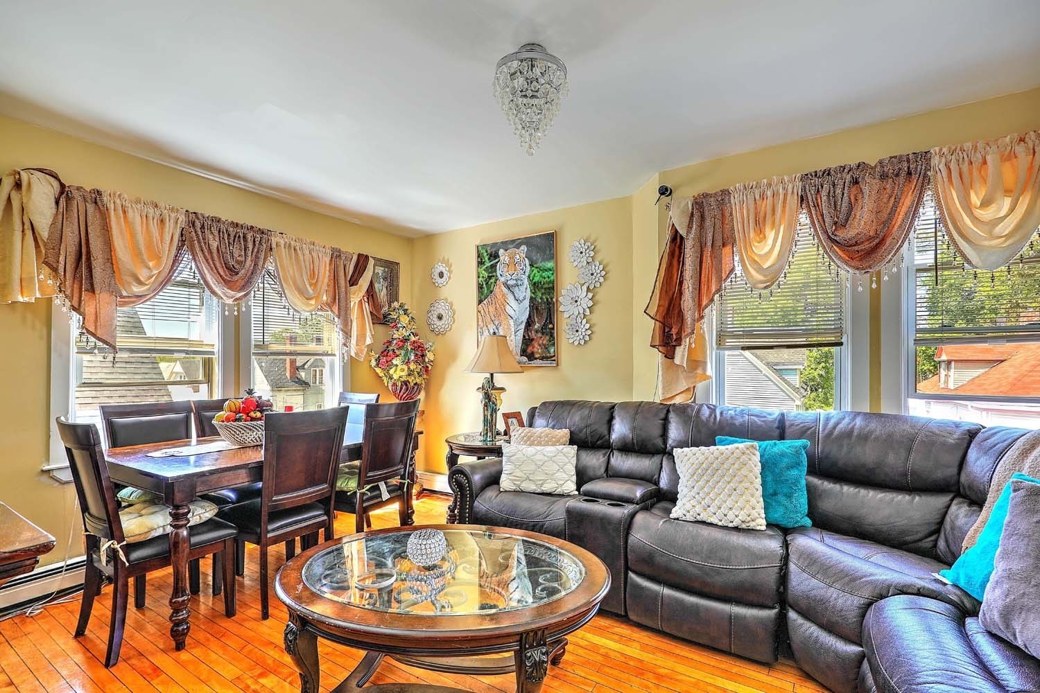 dorchester - #73375948