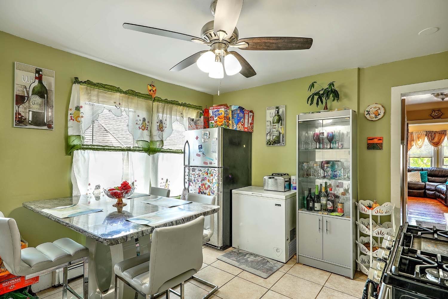 dorchester - #73375948