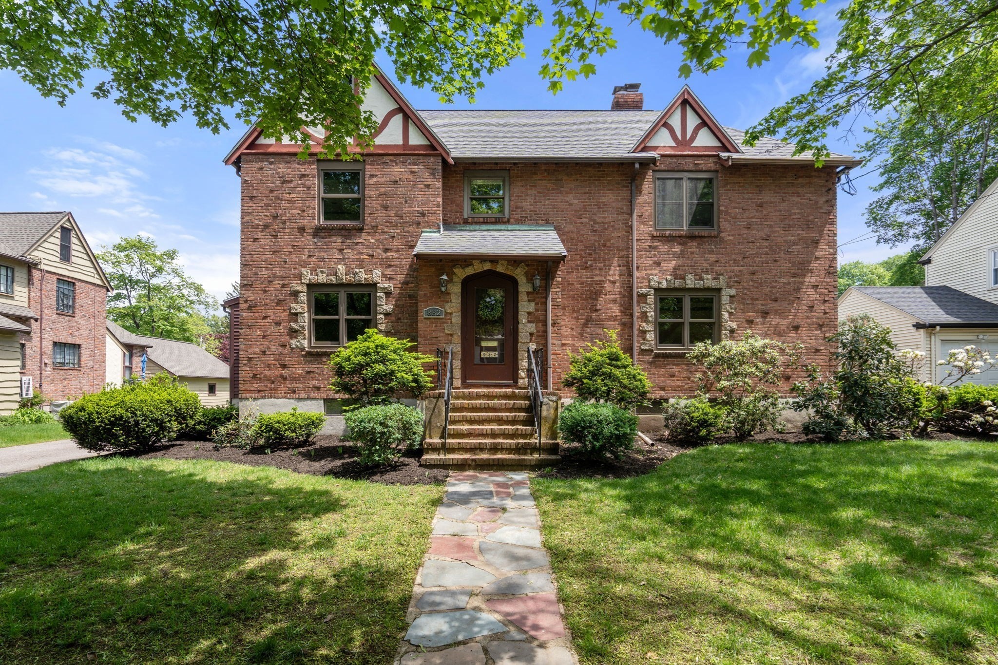 832 Chestnut St, Newton, MA 02468