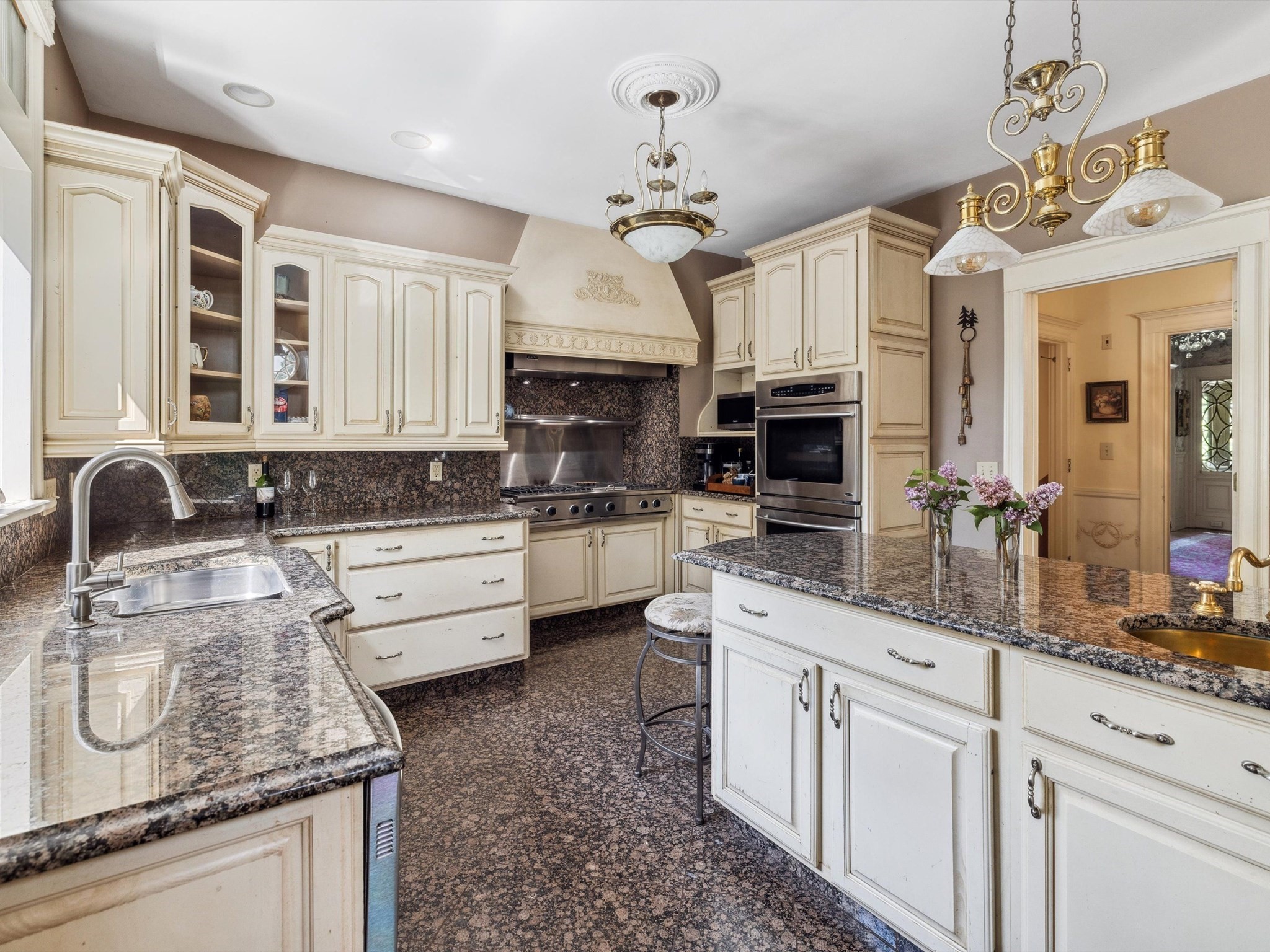 31 Lenox St, Worcester, MA 01602 - Image 16