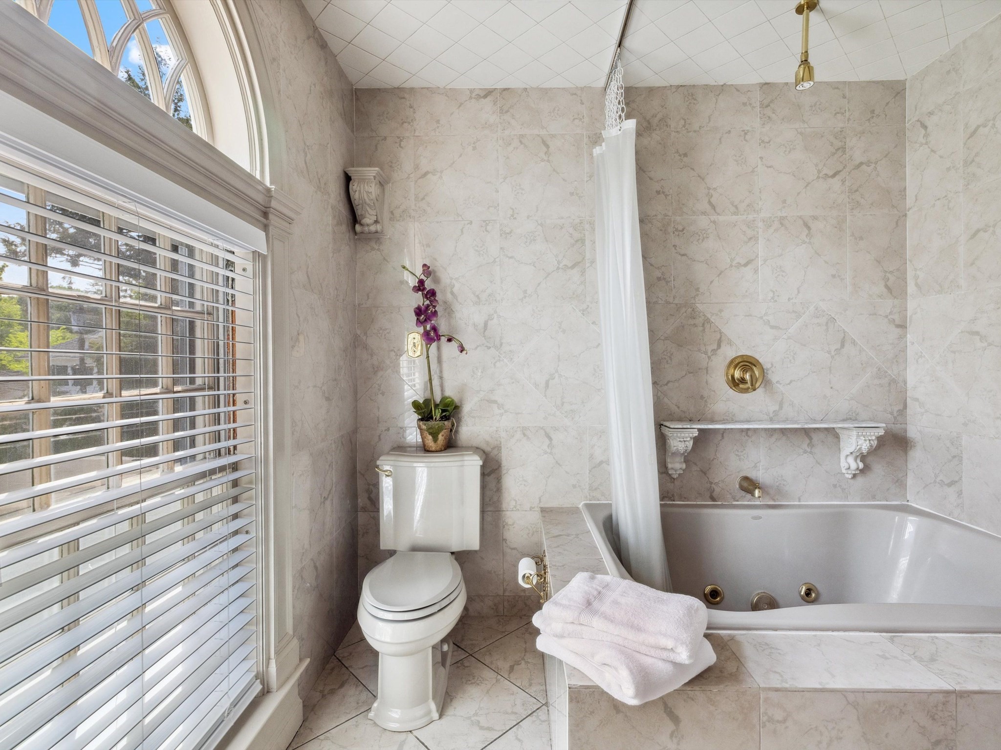 31 Lenox St, Worcester, MA 01602 - Image 24