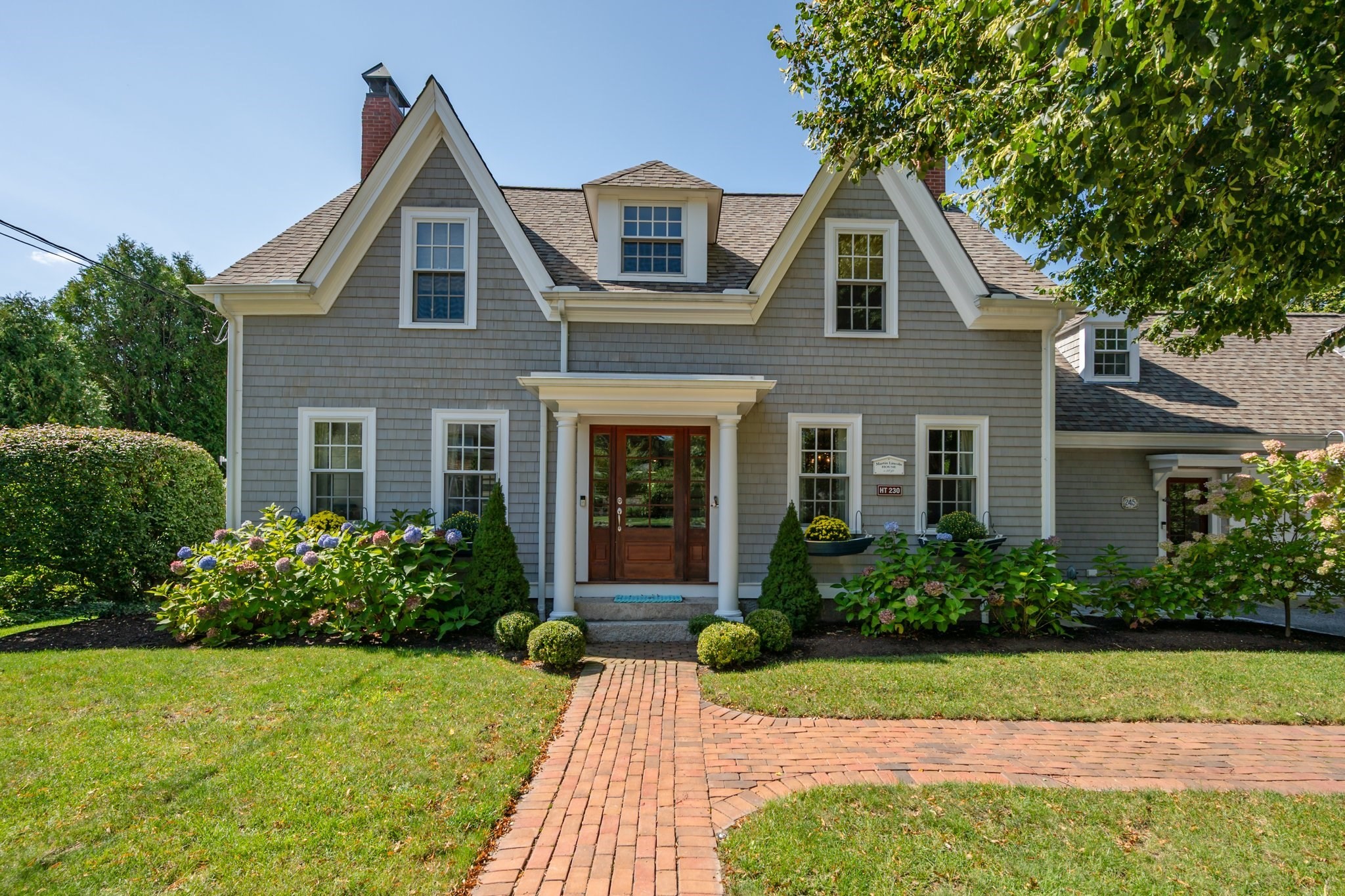 245 S Main St, Cohasset, MA 02025