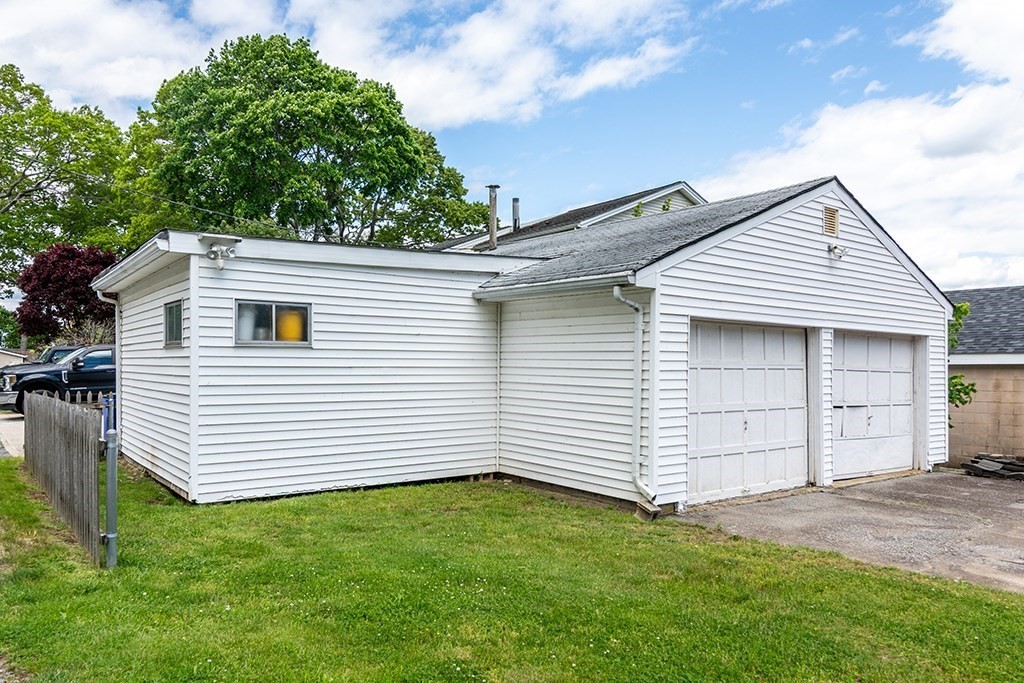 1130 Hancock St, Fall River, MA 02721