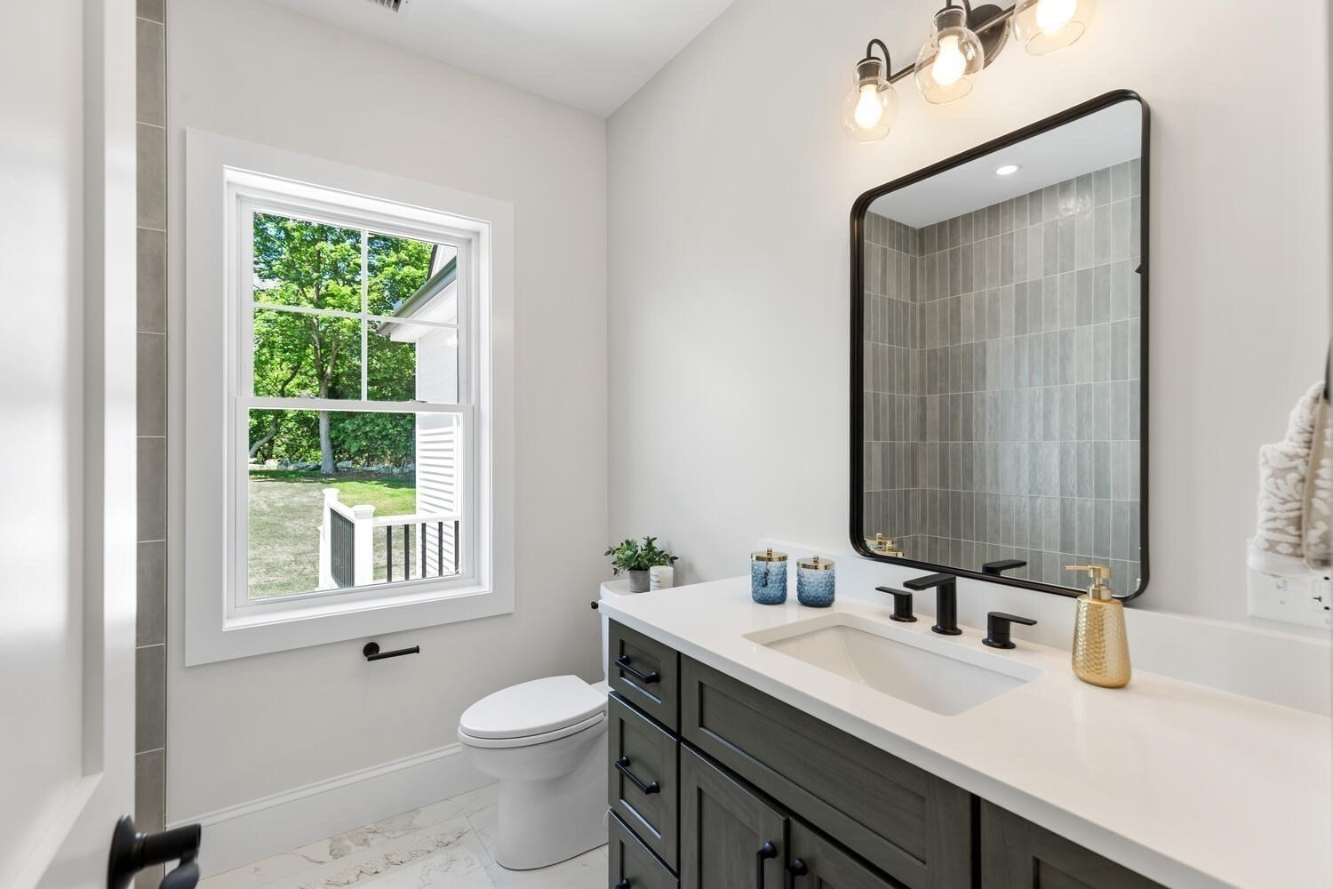 woburn - #73380585
