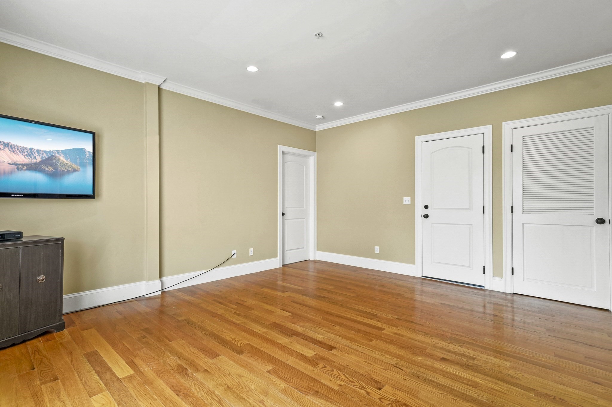 waltham - #73380877