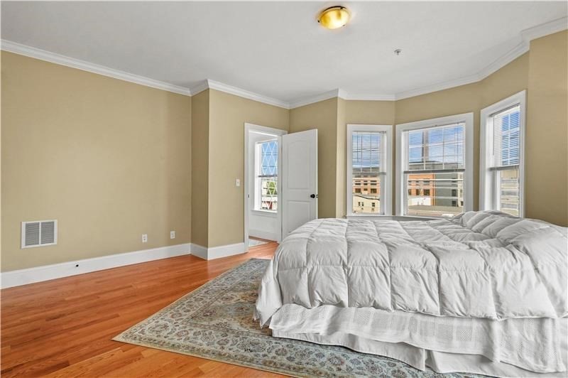 waltham - #73380877