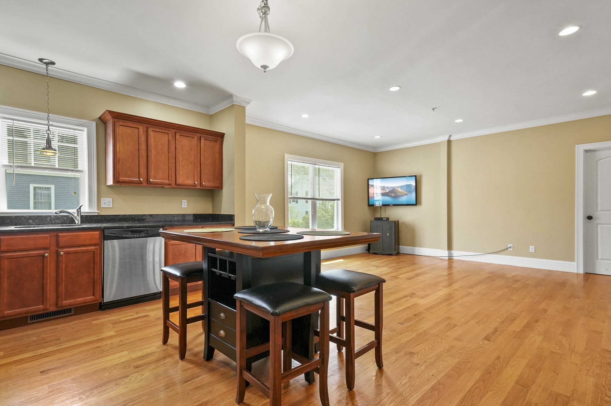waltham - #73380877