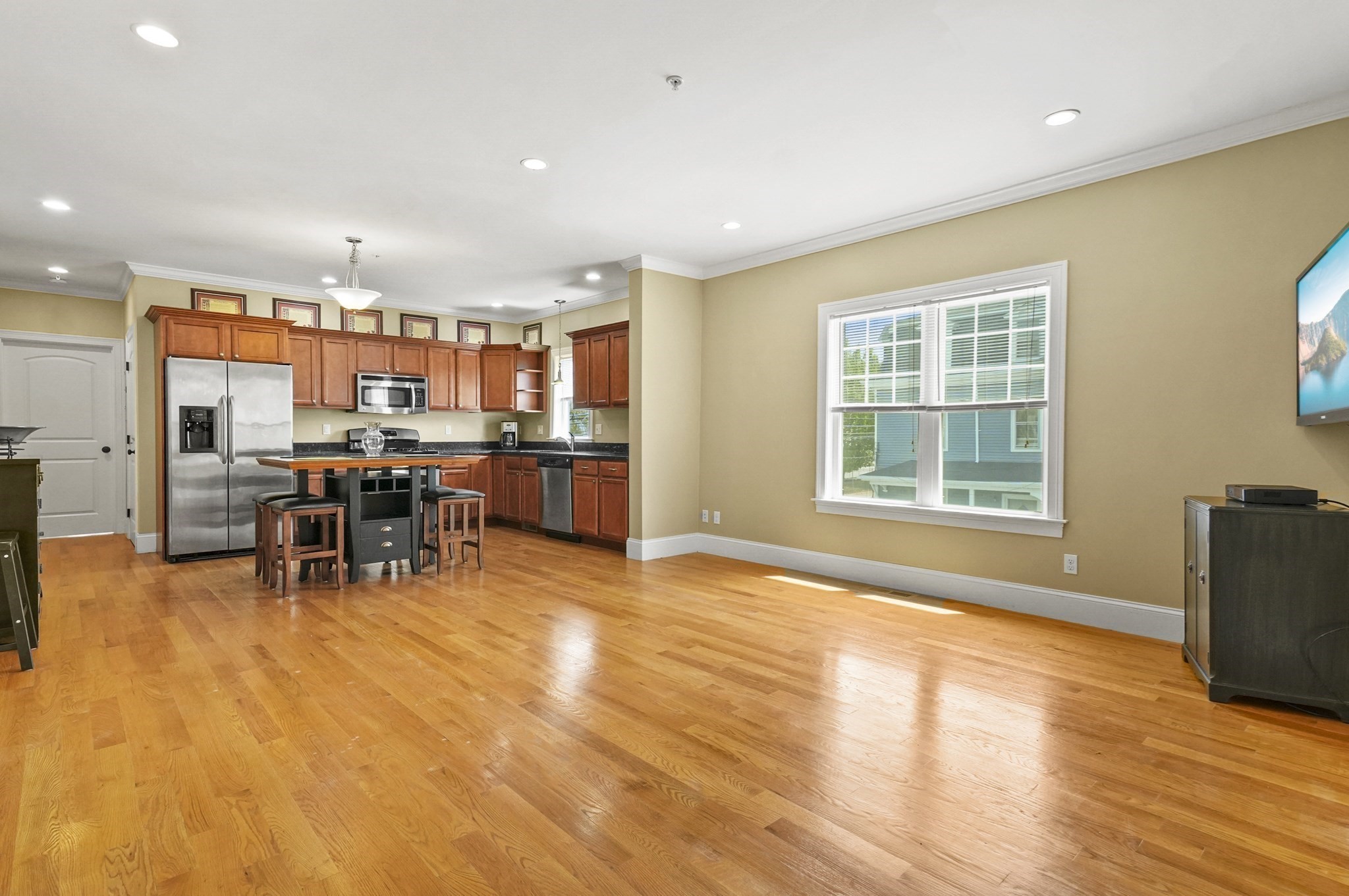 waltham - #73380877
