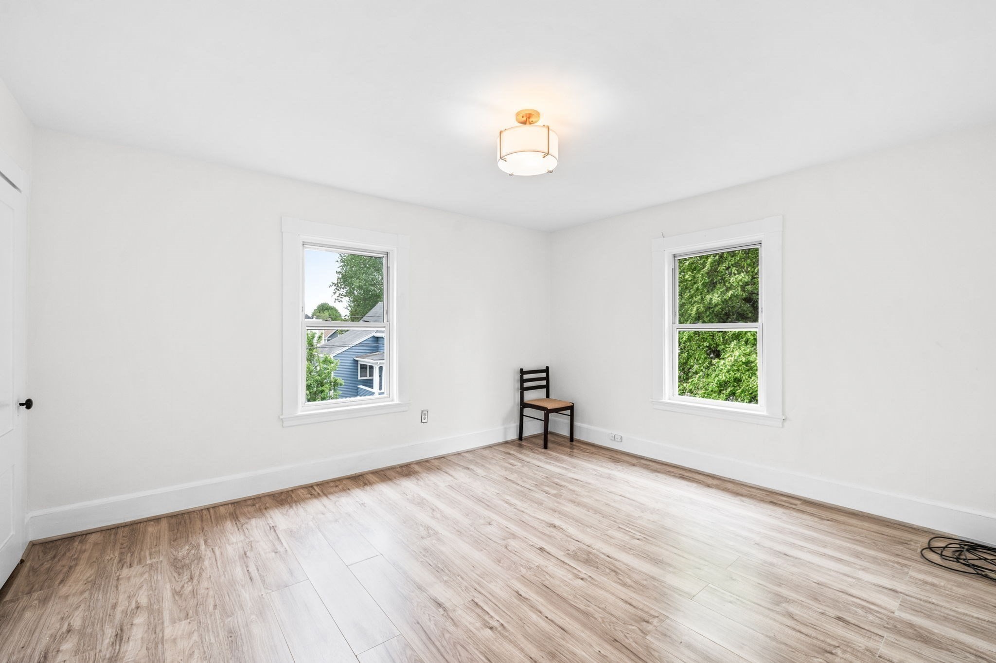 lynn - #73380993