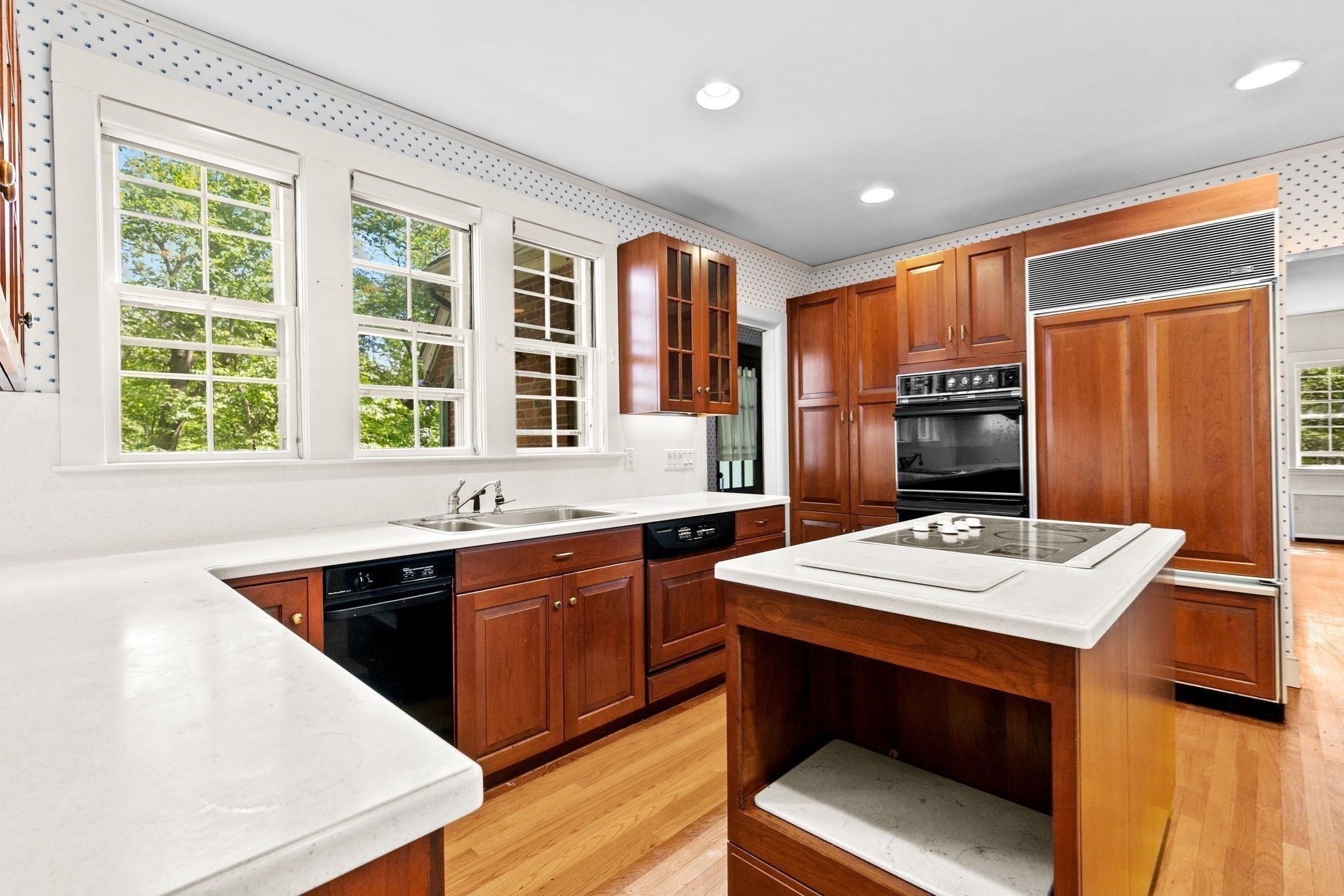 wellesley - #73381446