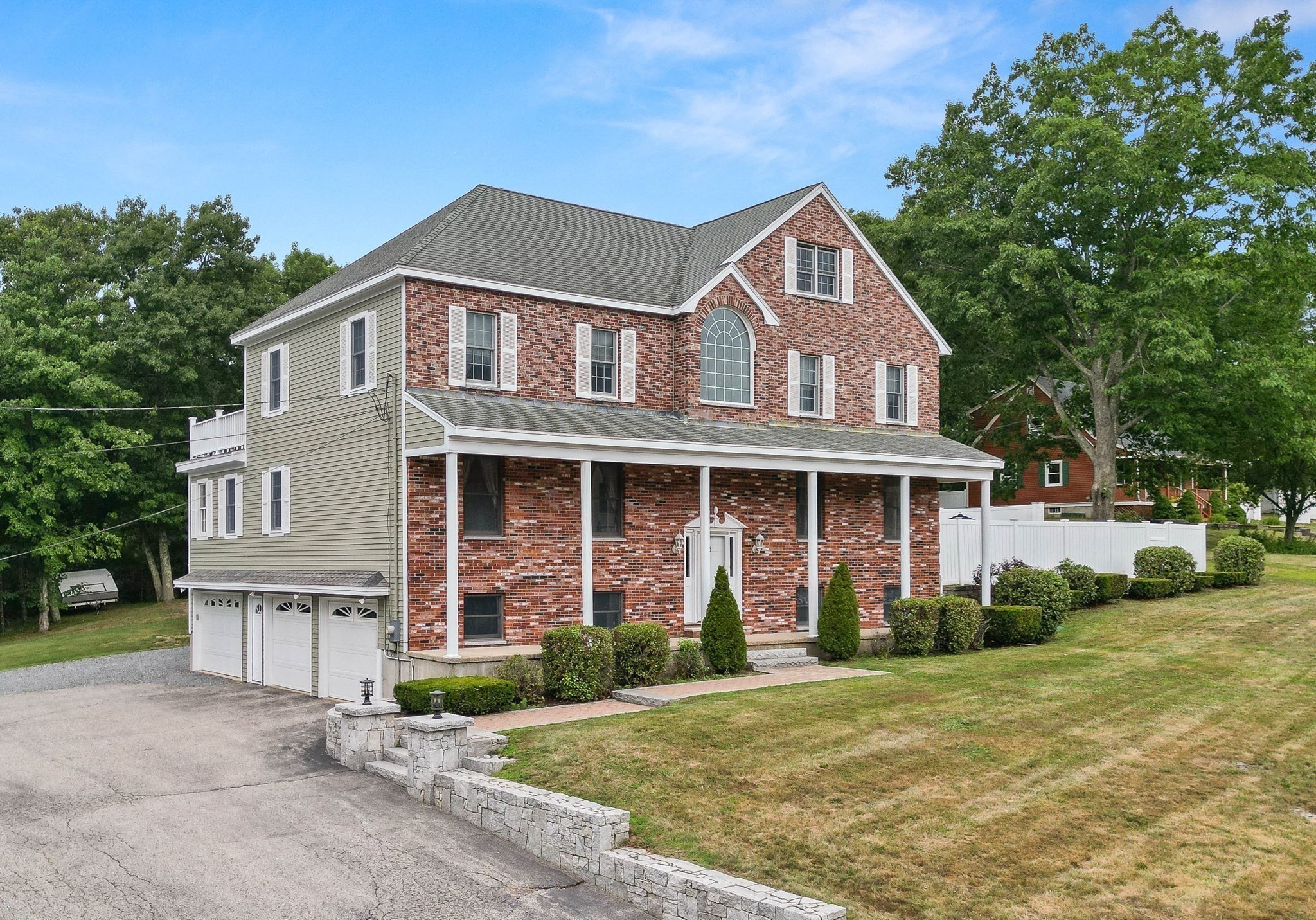 2 Dana Dr, Groveland, MA 01834