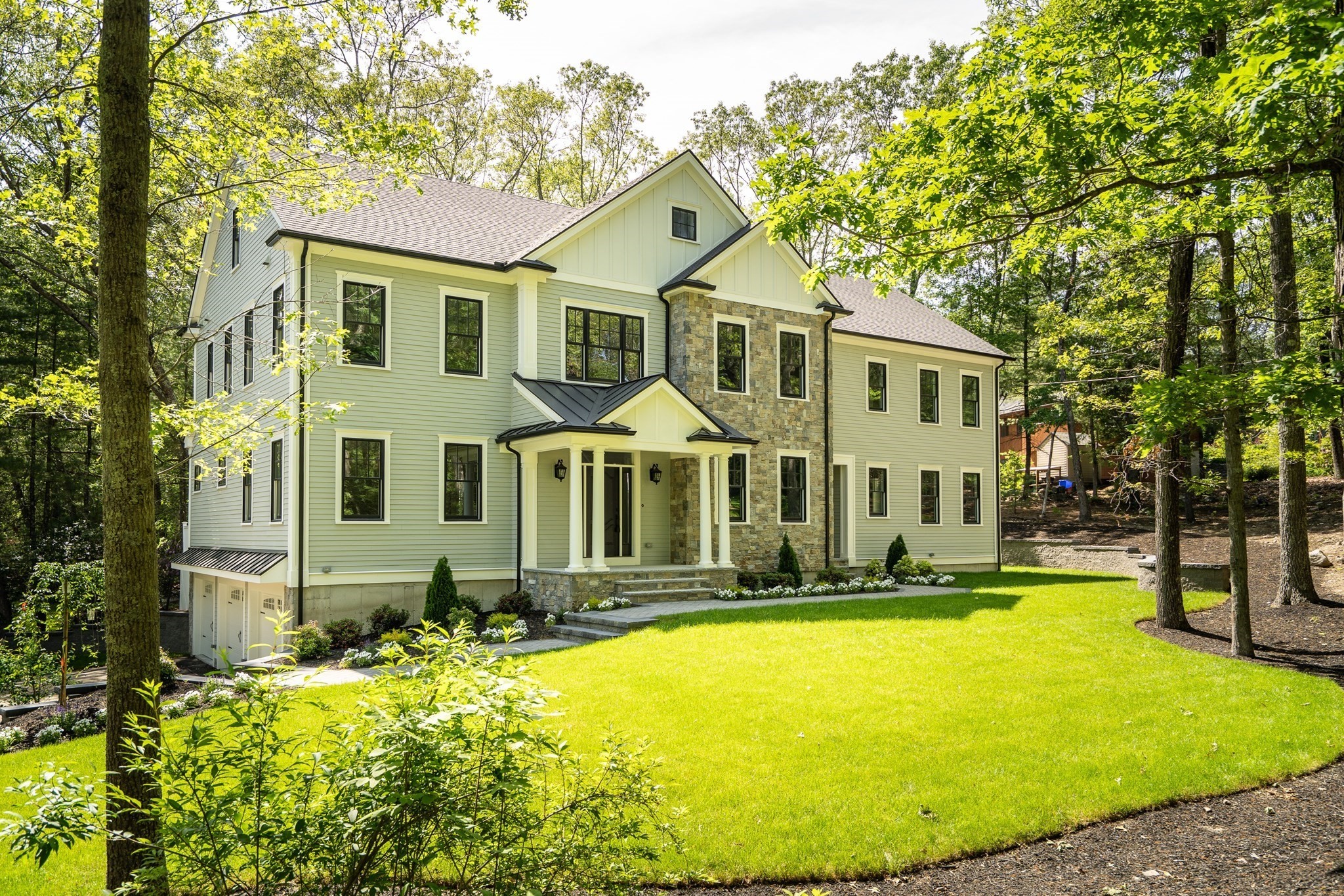 18 Heritage Dr, Lexington, MA 02420