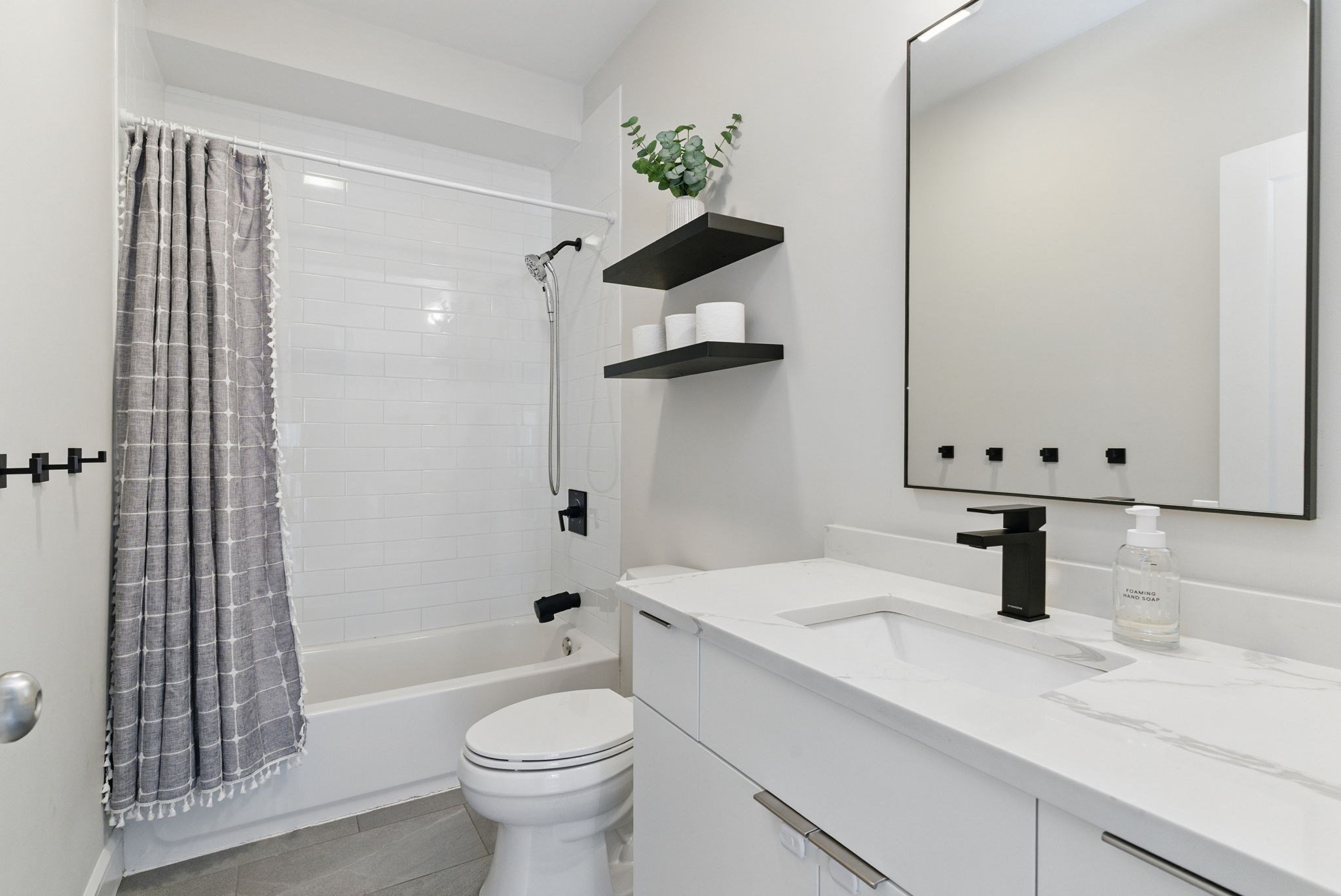 roxbury - #73381636