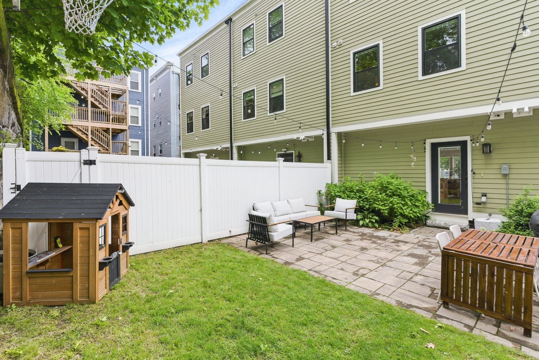roxbury - #73381636