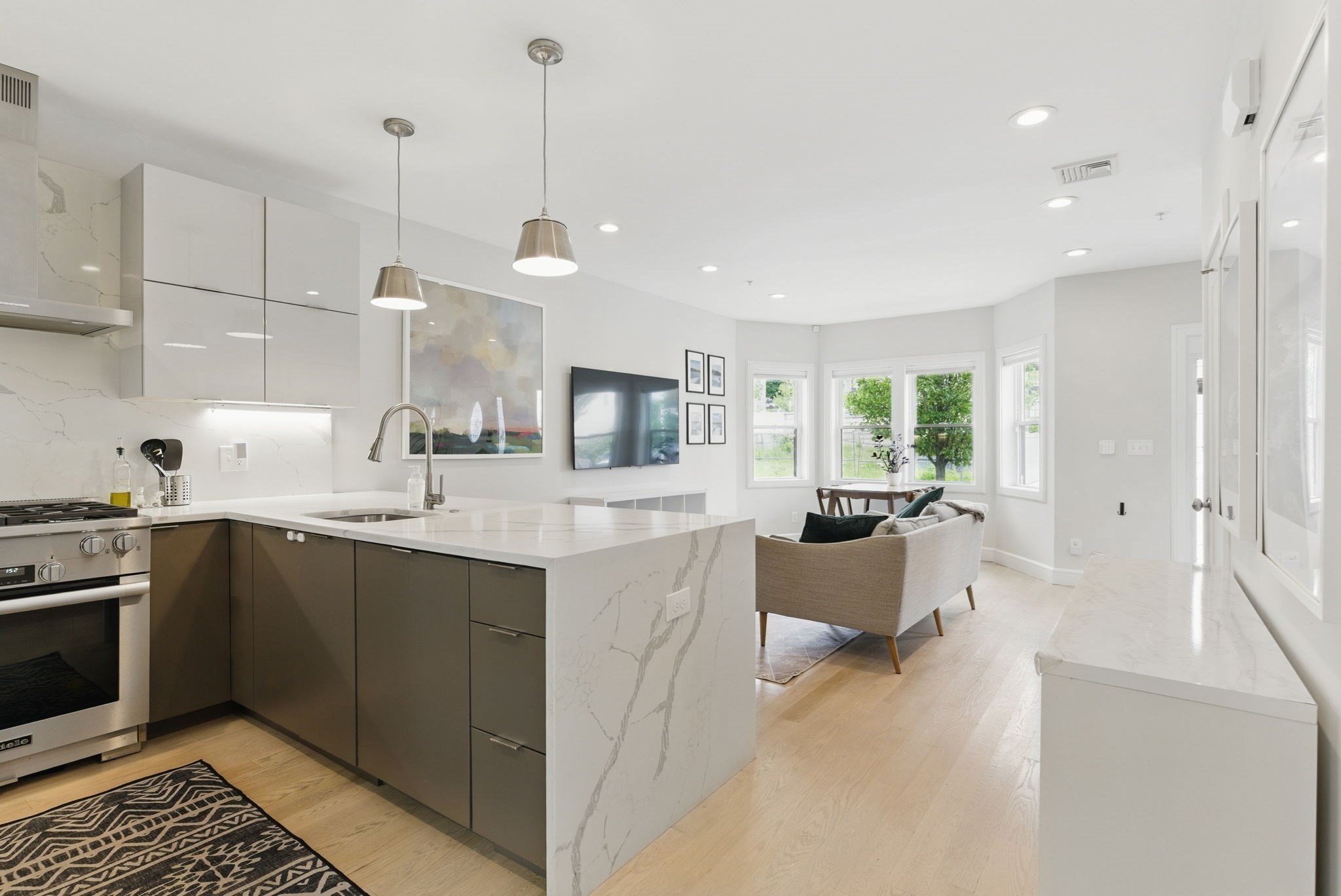 roxbury - #73381636