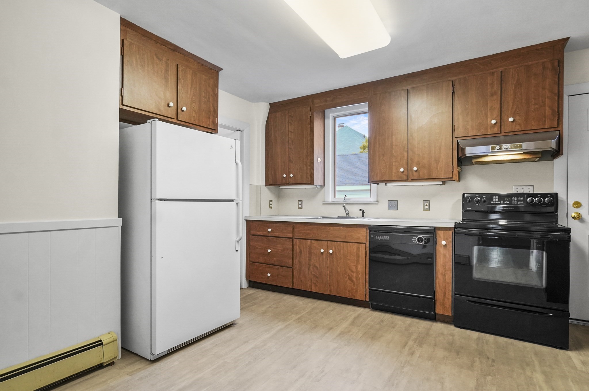 waltham - #73381819