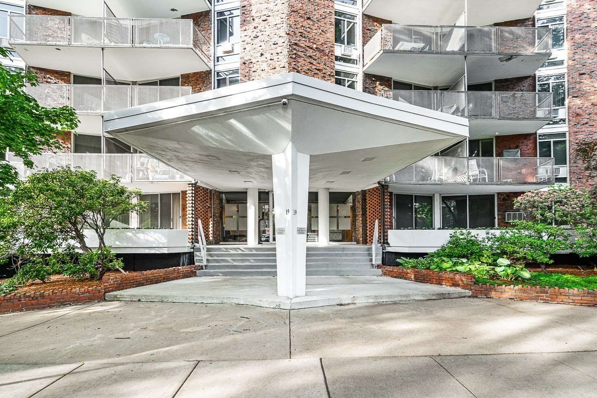 brookline - #73382021