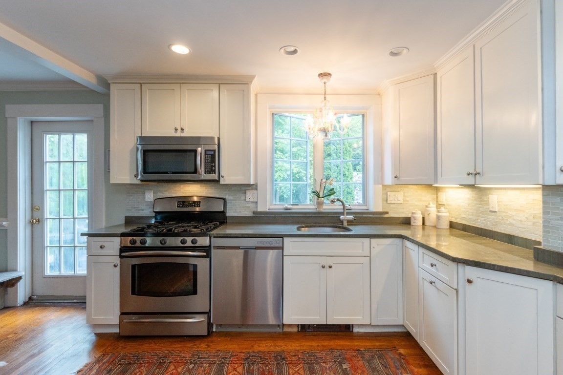 wellesley - #73382406