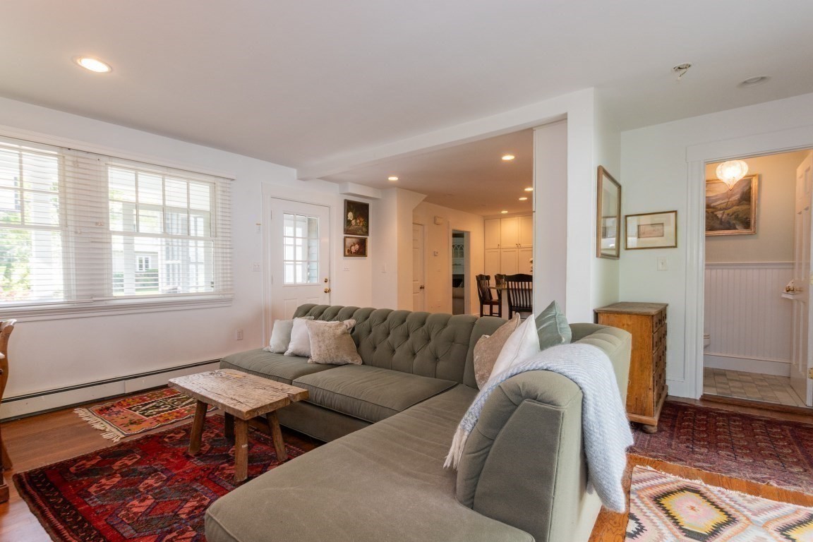 wellesley - #73382406