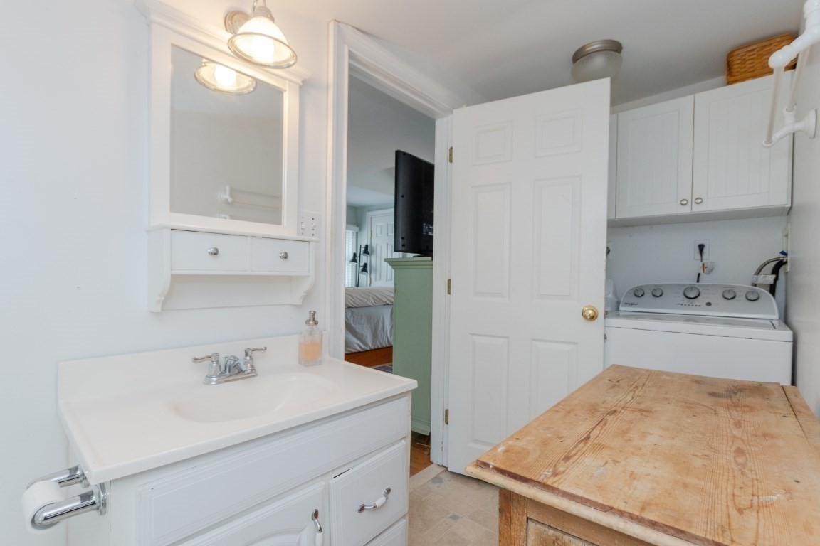 wellesley - #73382406