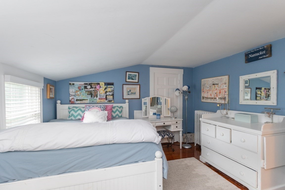 wellesley - #73382406