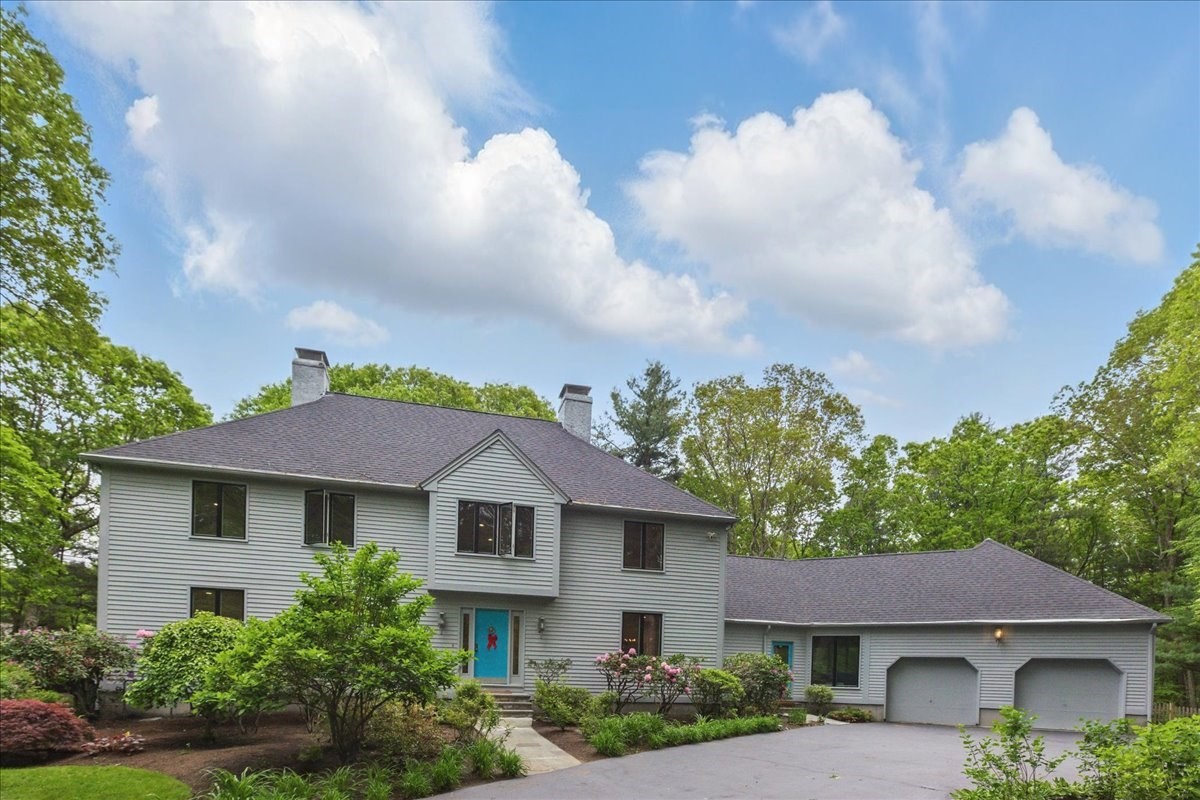 183 Kings Grant Rd, Weston, MA 02493