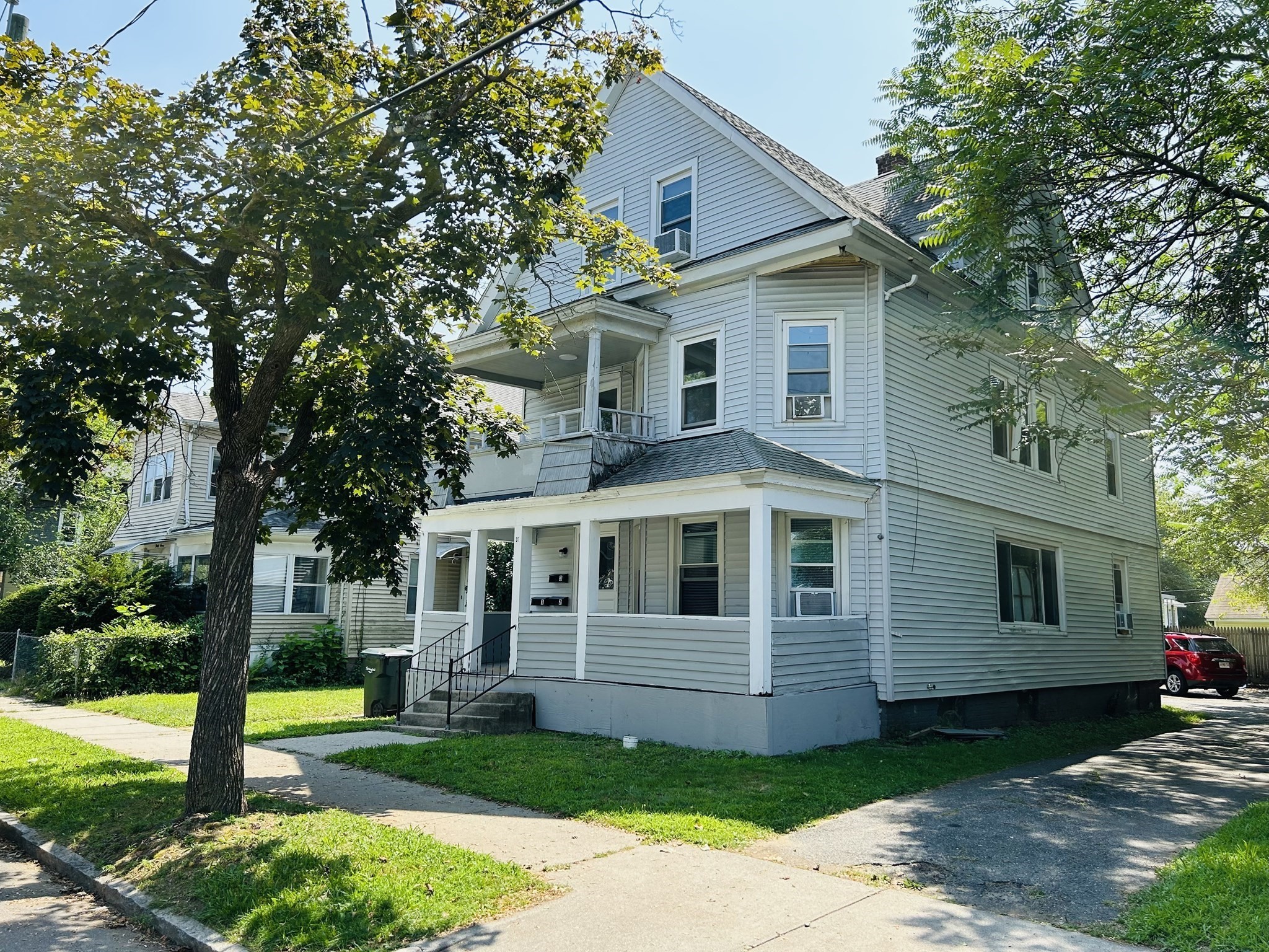 31 Denton Circle, Springfield, MA 01104