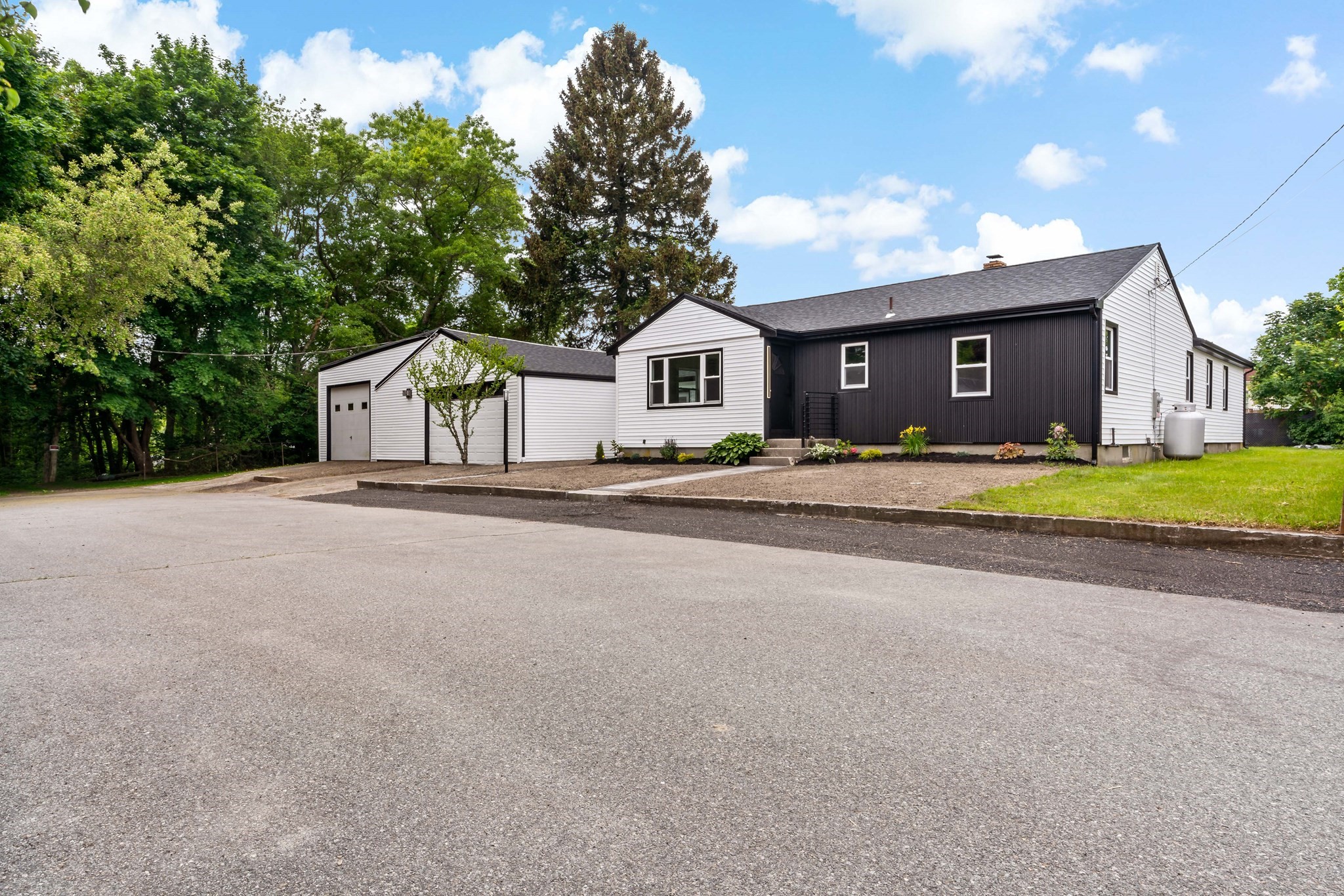 23 Donna St, Westport, MA 02790