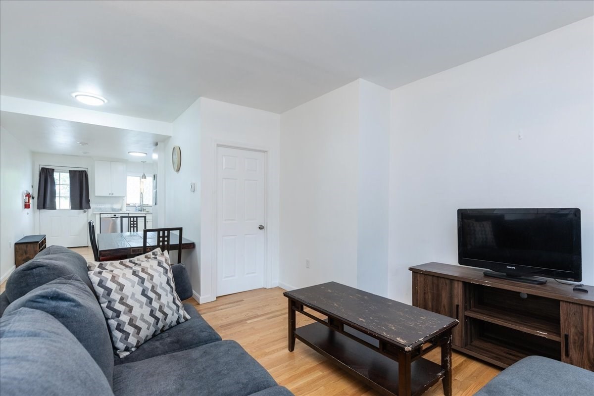 leominster - #73385055