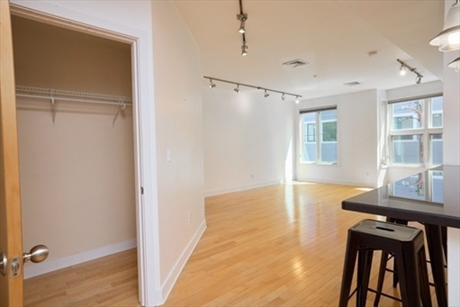 24 Bay State Rd, Apt 7