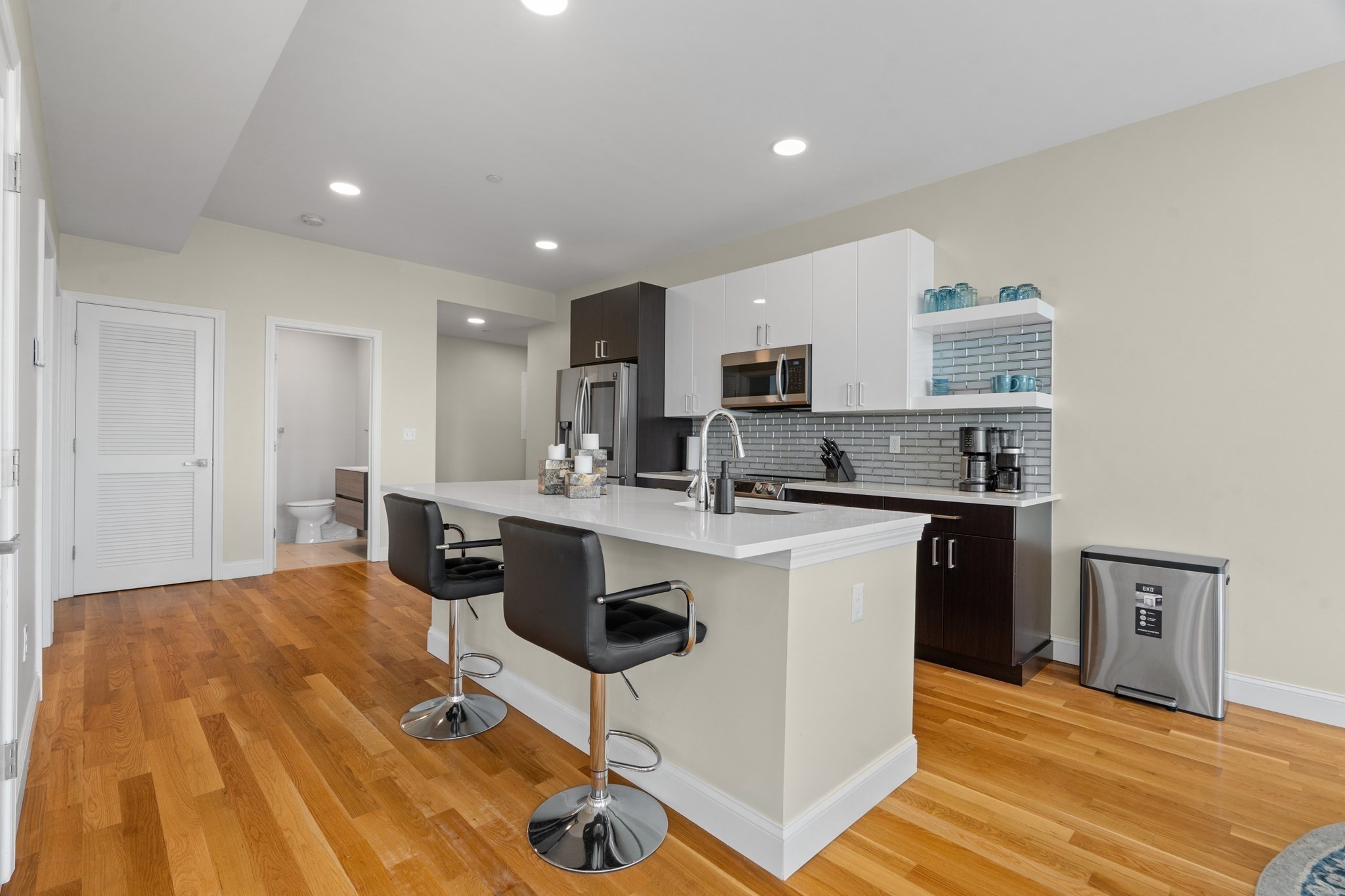 roxbury - #73385462