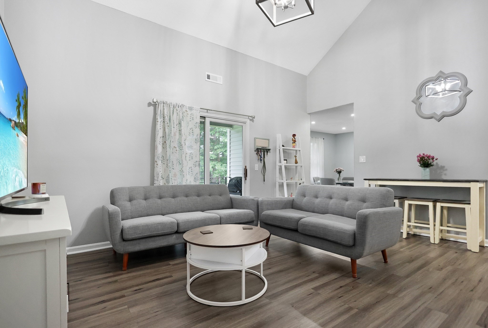 84 Tennis Plaza Rd #46, Dracut, MA 01826