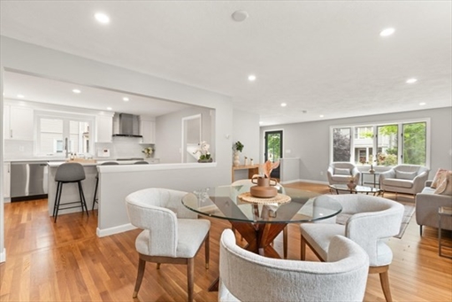 160 Waverley St, Apt 160