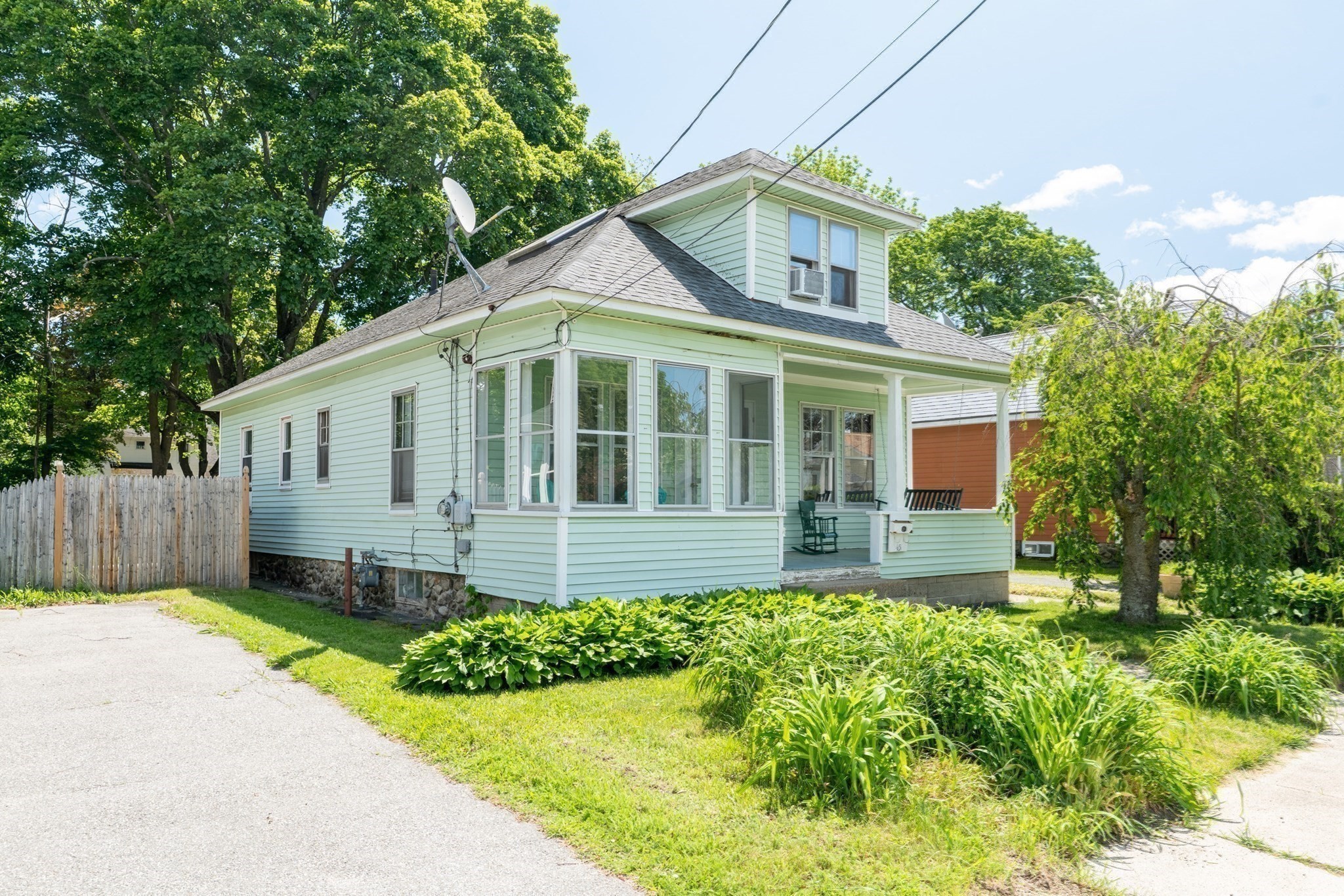 45 July St, Lowell, MA 01850