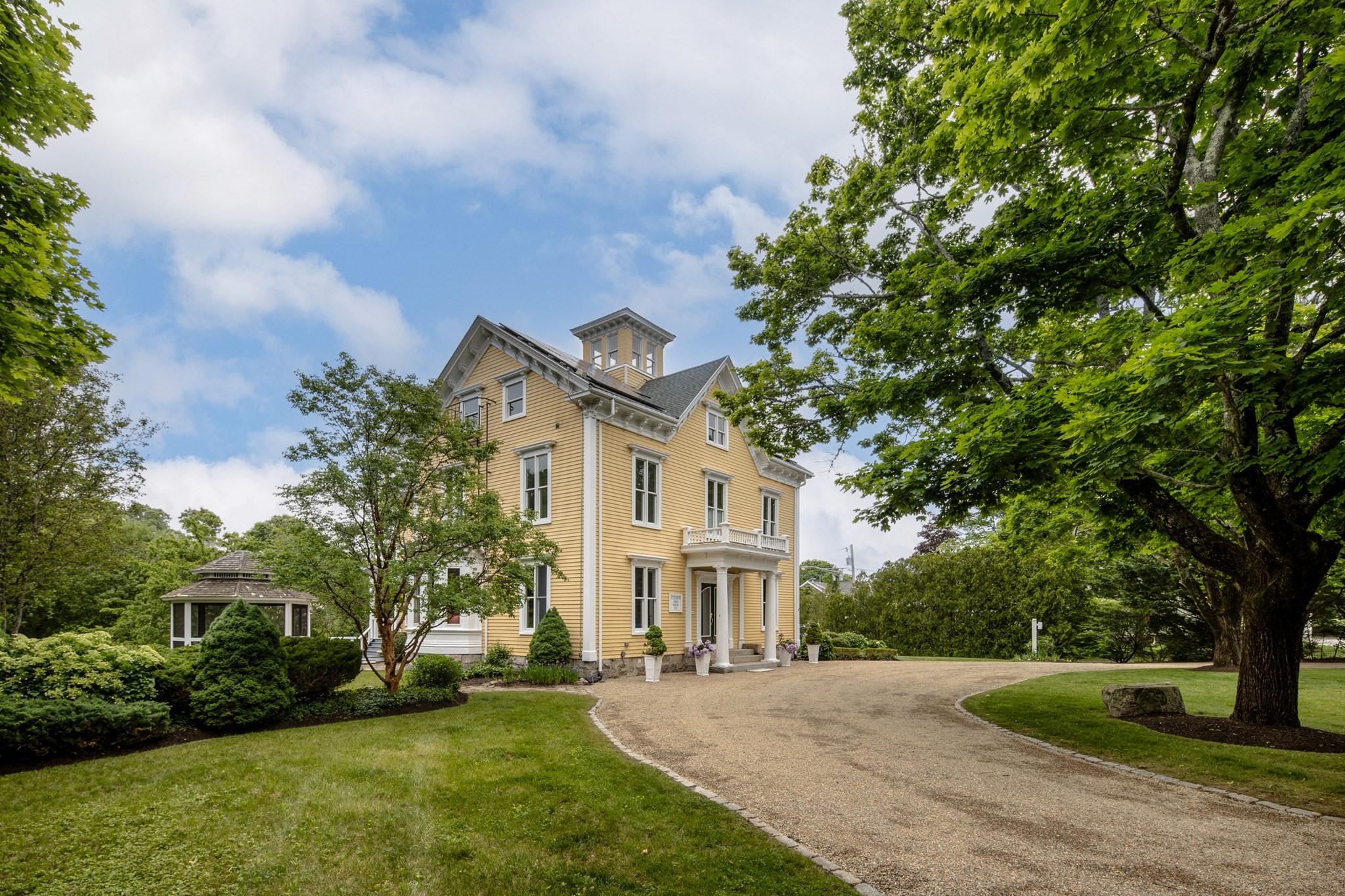 13 Cottage St, Marion, MA 02738