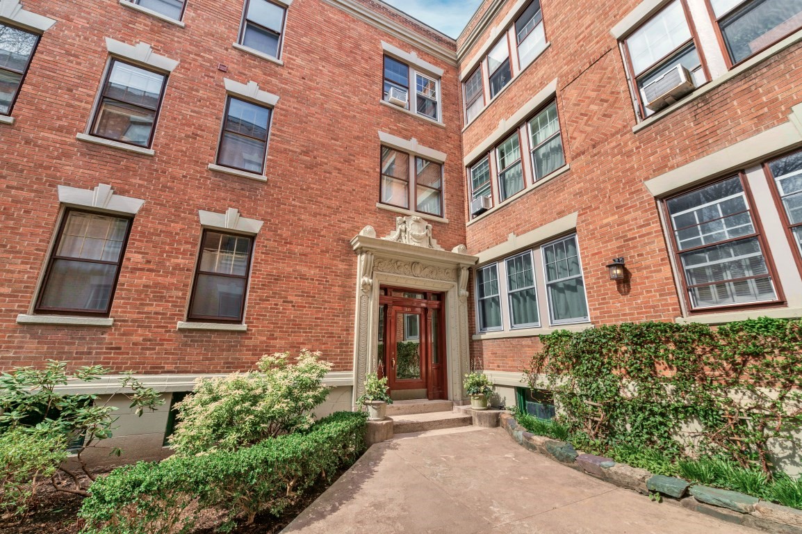 brookline - #73389140