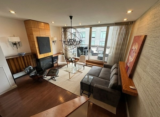 88 Kingston St, Apt PHC