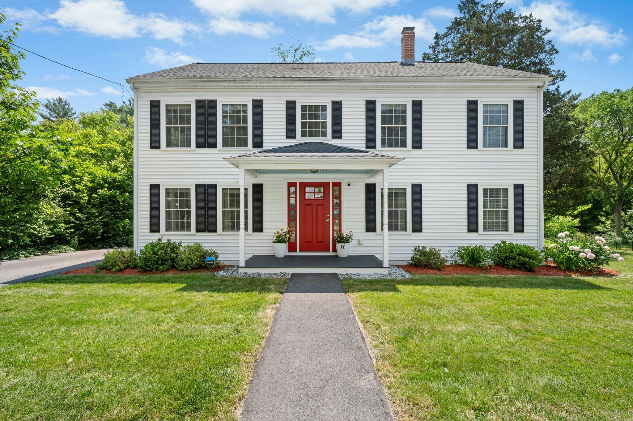 26 Brooks St, Upton, MA 01568