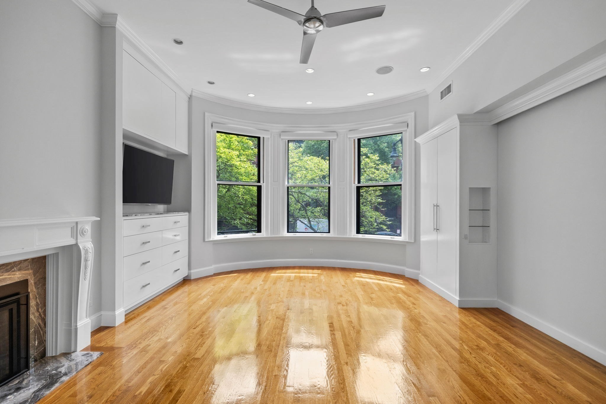 back-bay - #73390500