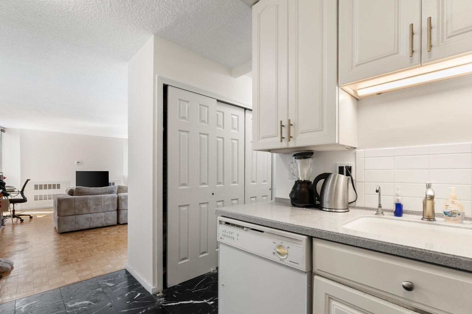 brookline - #73390801