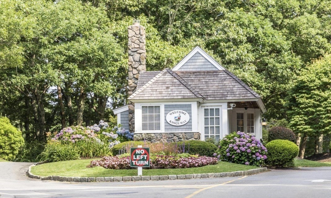 2 Pine Grove Village  Unit 2, Yarmouth, MA 02675