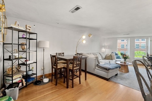 386 Commercial Street, Apt 4E