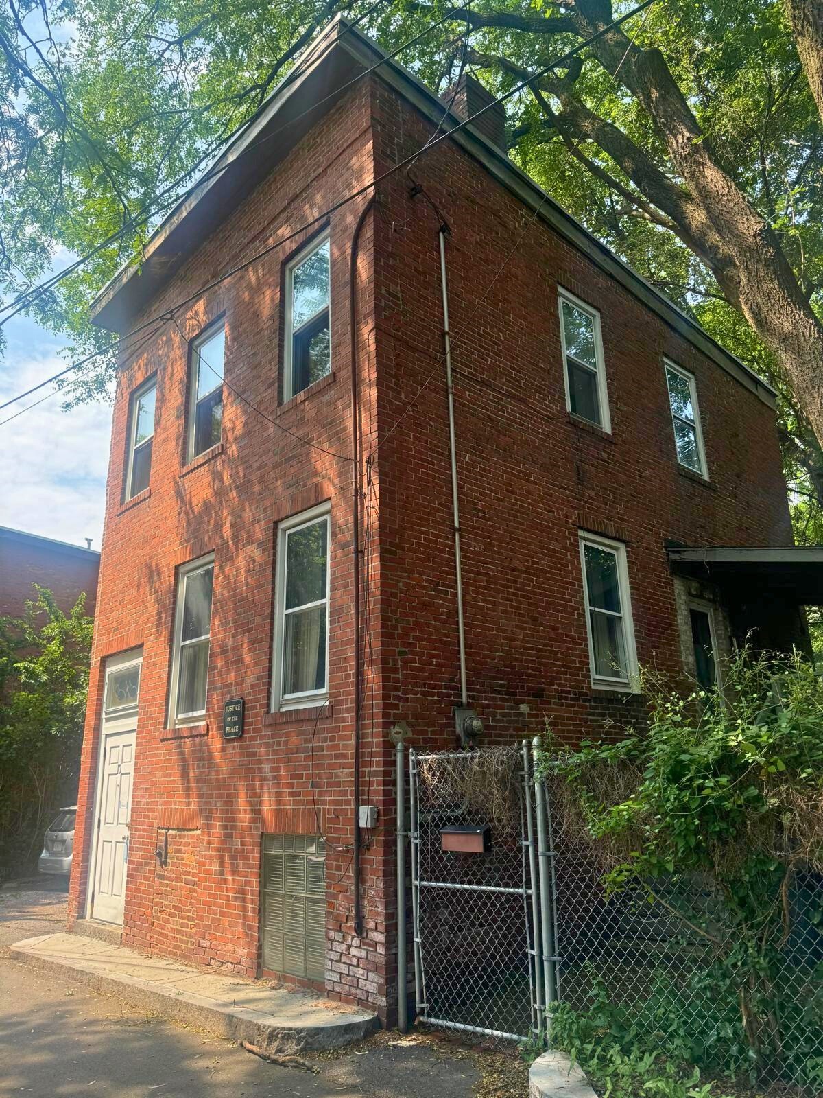 10 Eldridge Pl, Chelsea, MA 02150 - Image 3