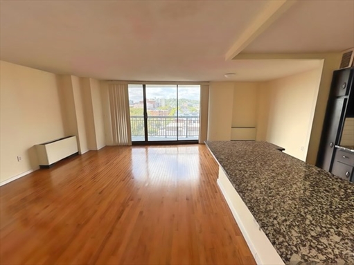 60 Longwood Ave, Apt 802