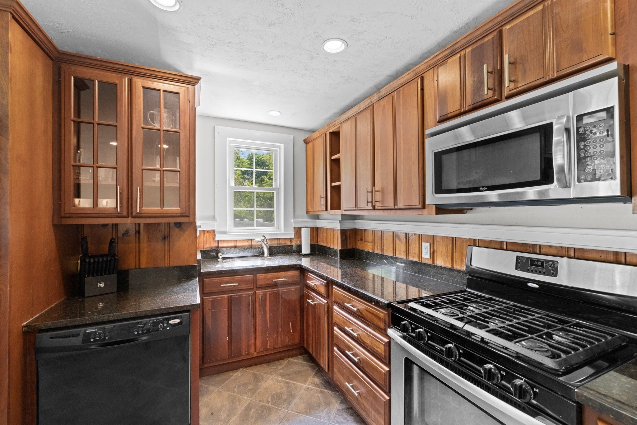 553 Center St, Hanover, MA 02339 - Image 9