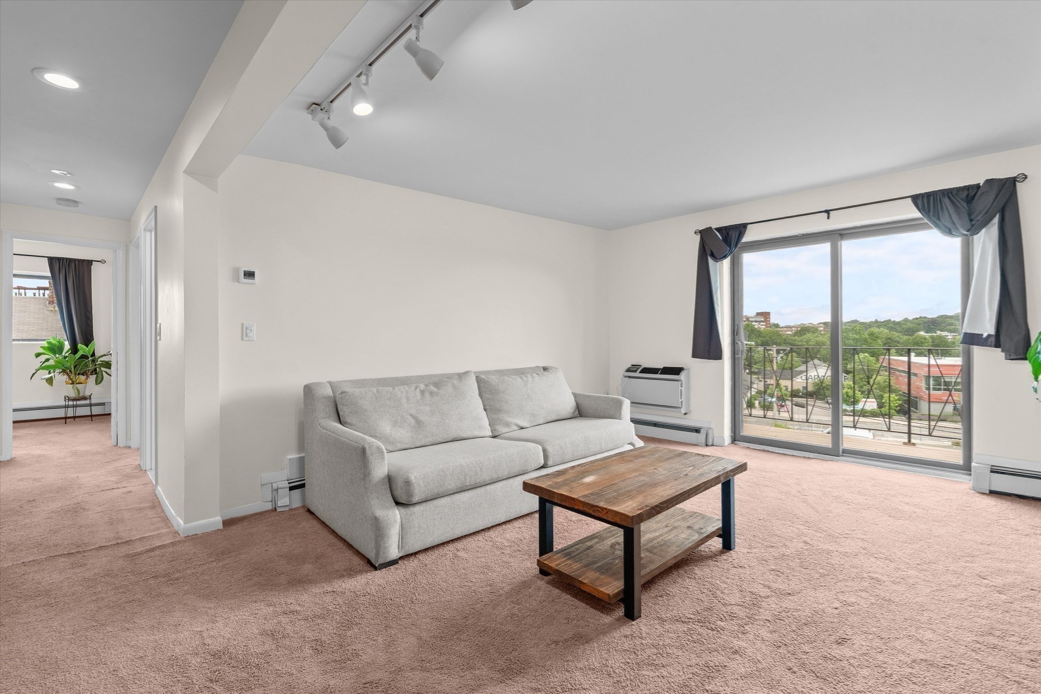 26 Waverly St Unit 410, Lower Allston, Boston, MA 02135