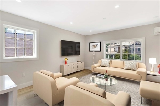 8 Crystal Street, Apt 3
