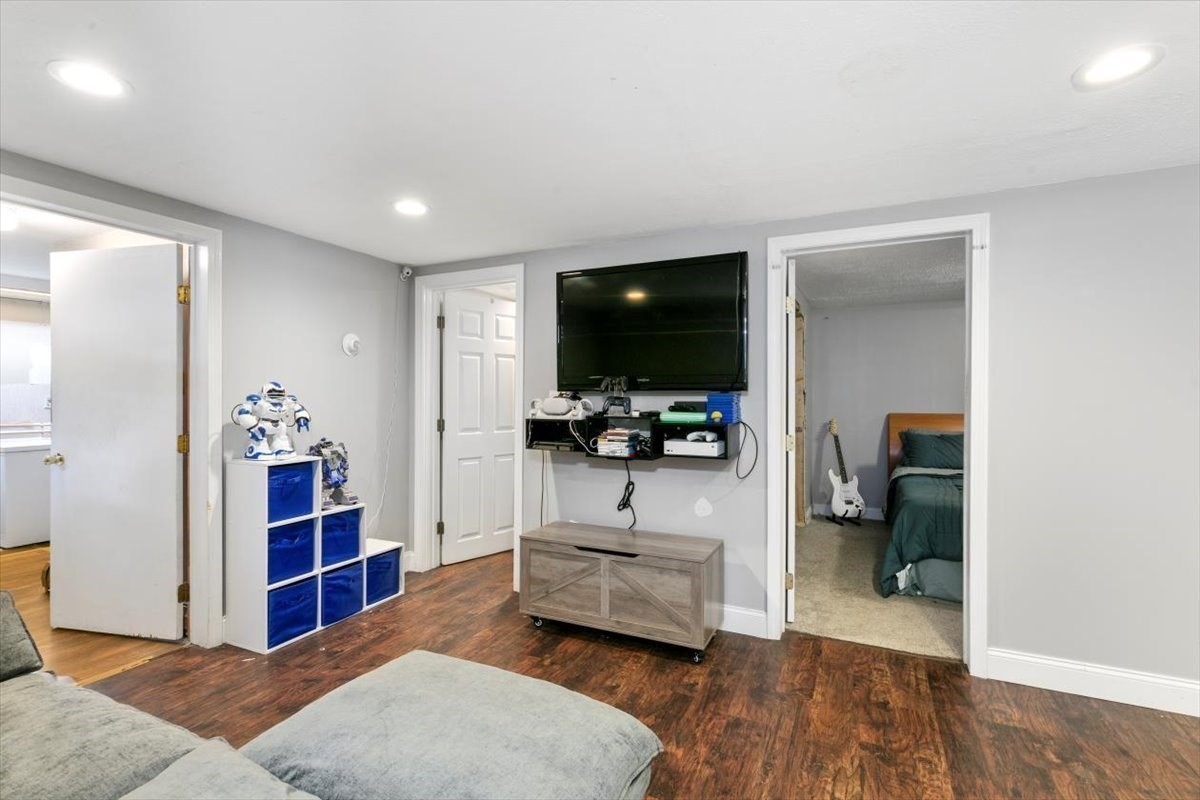 tewksbury - #73393235